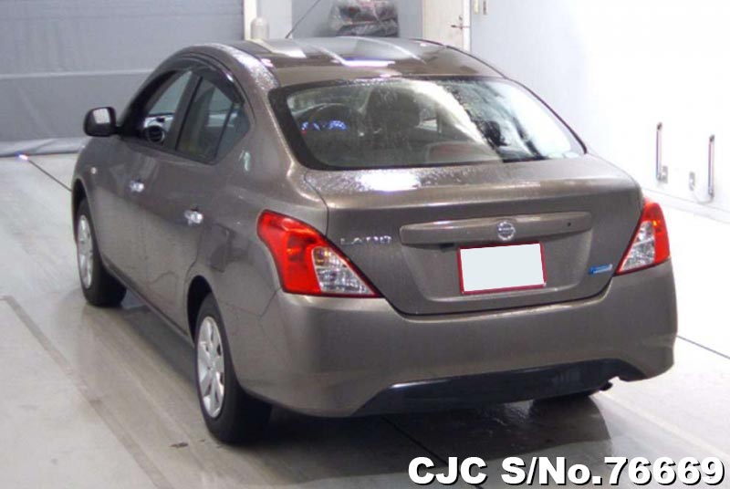 Nissan latio 2015