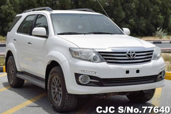 2015 Toyota / Fortuner Stock No. 77640