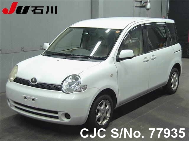 Toyota sienta 2004