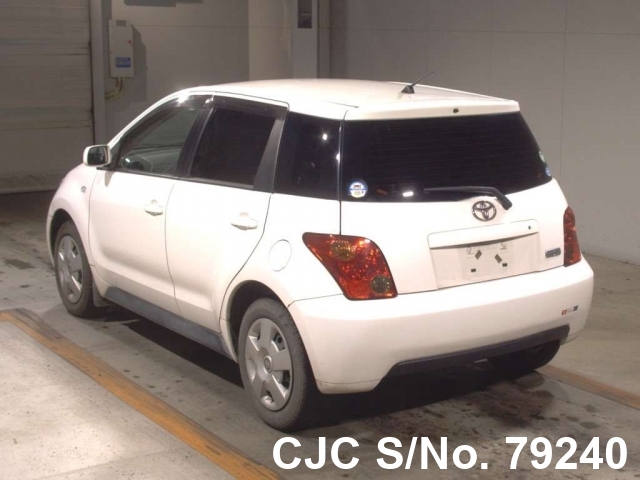 Toyota ist 2004