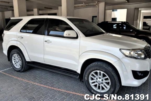 2015 Toyota / Fortuner Stock No. 81391