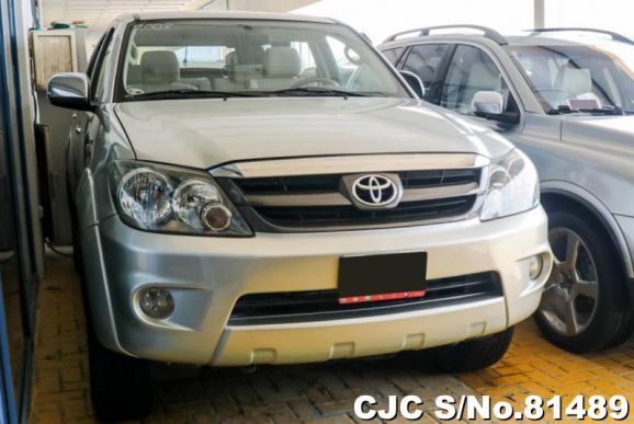 2008 Toyota / Fortuner Stock No. 81489