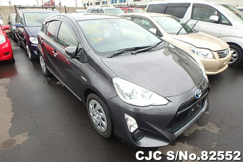 17 Toyota Aqua Gray For Sale Stock No 552 Japanese Used Cars Exporter