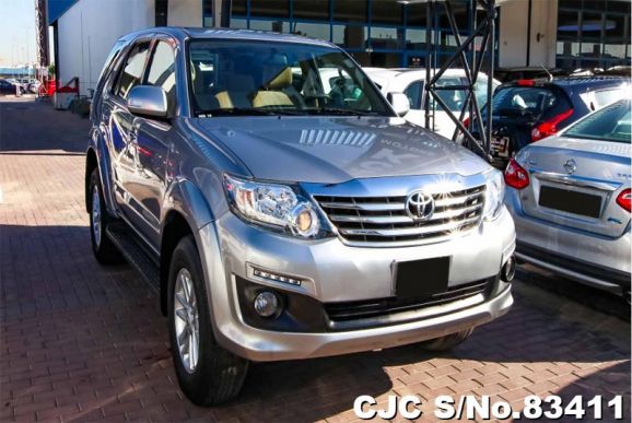 2015 Toyota / Fortuner Stock No. 83411