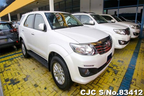 2015 Toyota / Fortuner Stock No. 83412