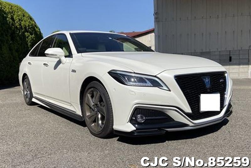 Toyota crown 2019 года