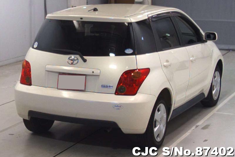 Toyota ist 2004
