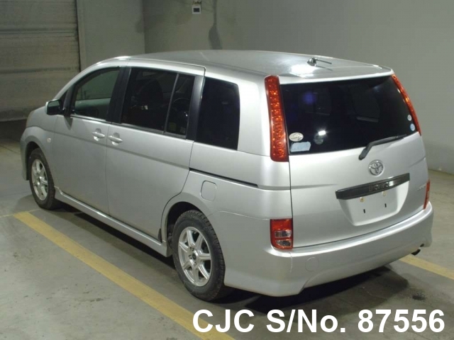 Toyota isis 2005