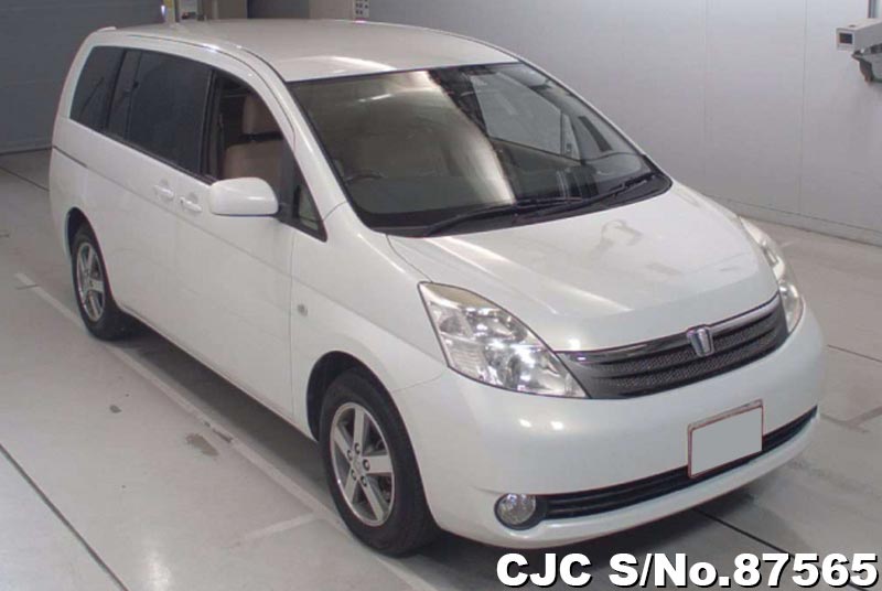 Toyota isis 2005