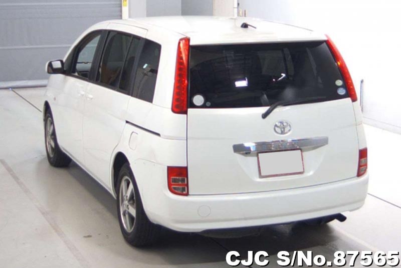 Toyota isis 2005