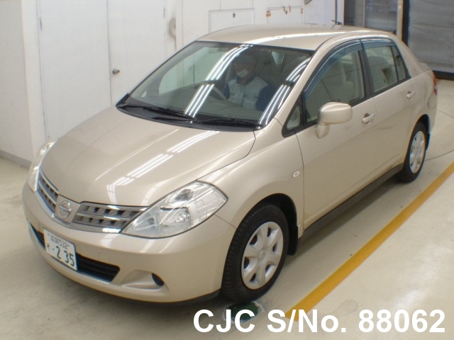 Nissan tiida latio 2010