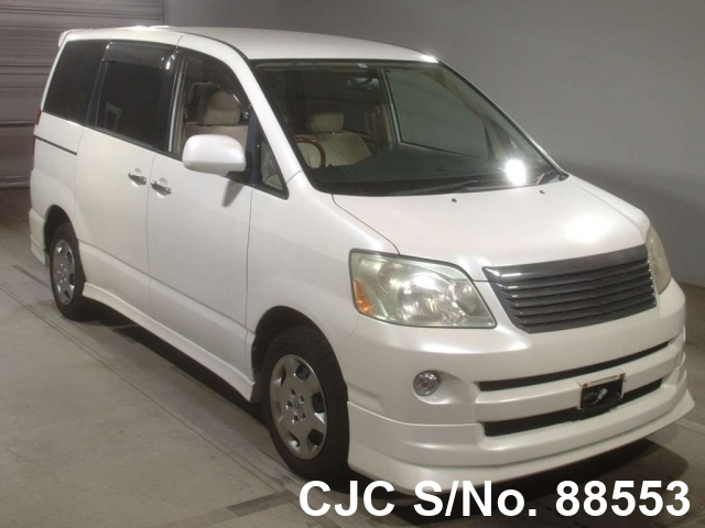 Toyota noah 2005
