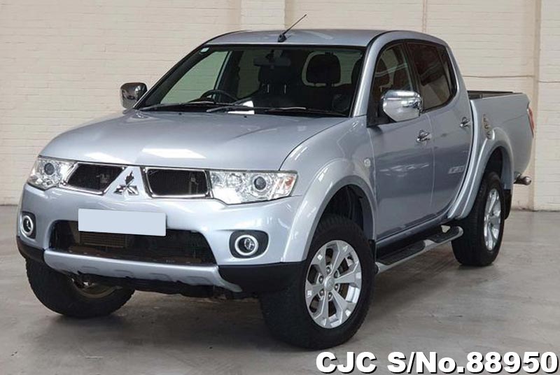 Mitsubishi l200 2013