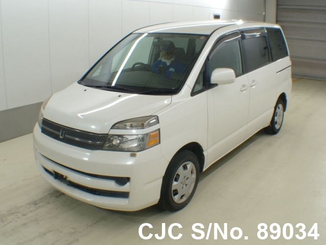Toyota voxy 2005