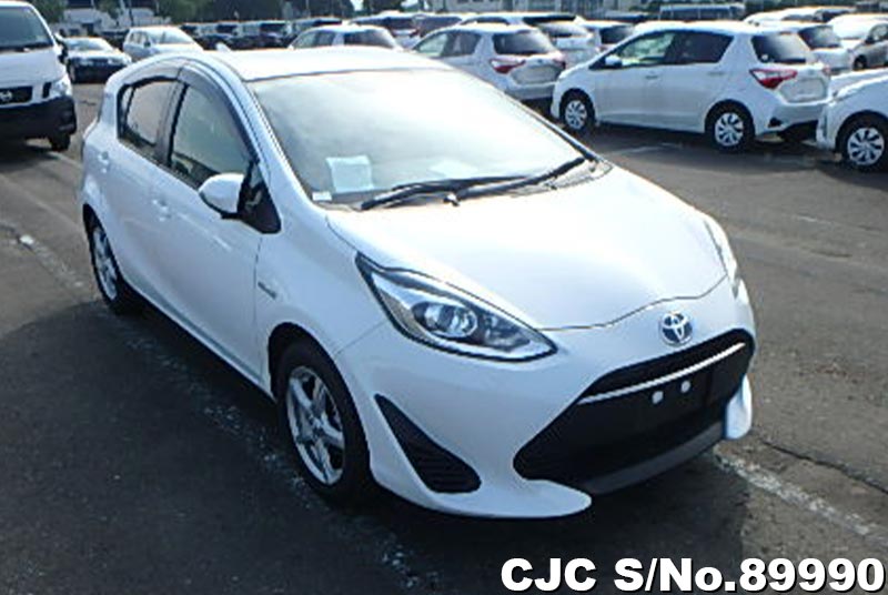17 Toyota Aqua White For Sale Stock No 990 Japanese Used Cars Exporter
