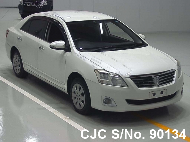 Toyota premio 2013