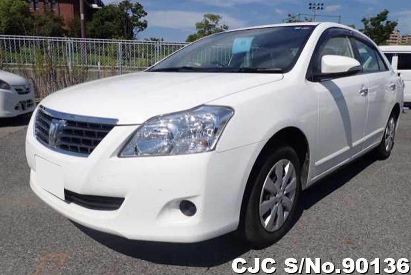 Toyota premio 2013