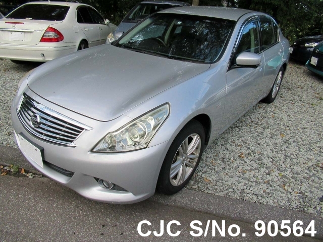 Nissan skyline 2010