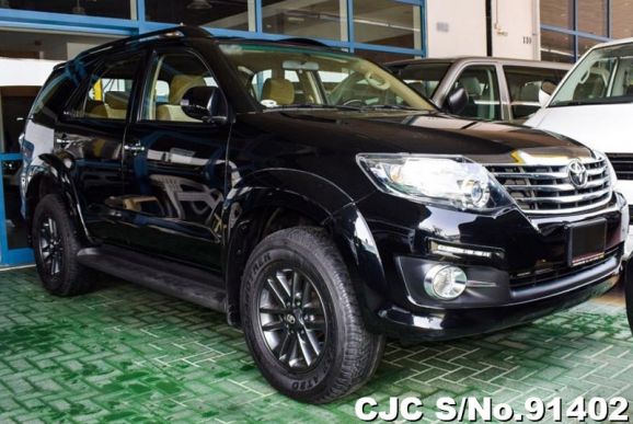 2015 Toyota / Fortuner Stock No. 91402