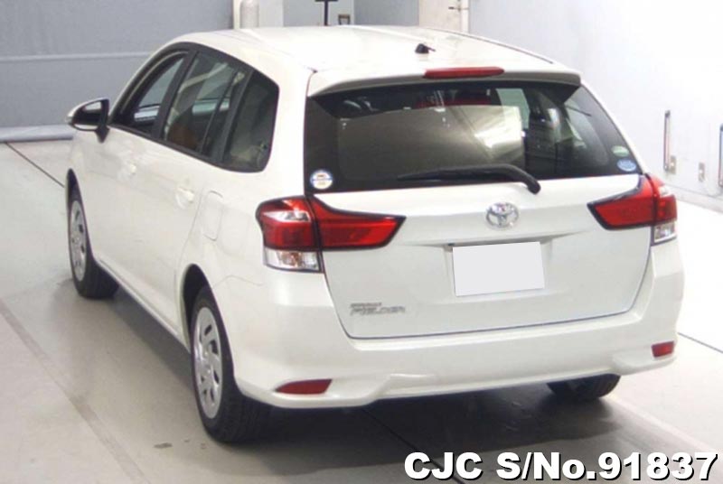 Toyota corolla fielder 2018