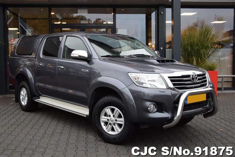 Toyota hilux 2013 года