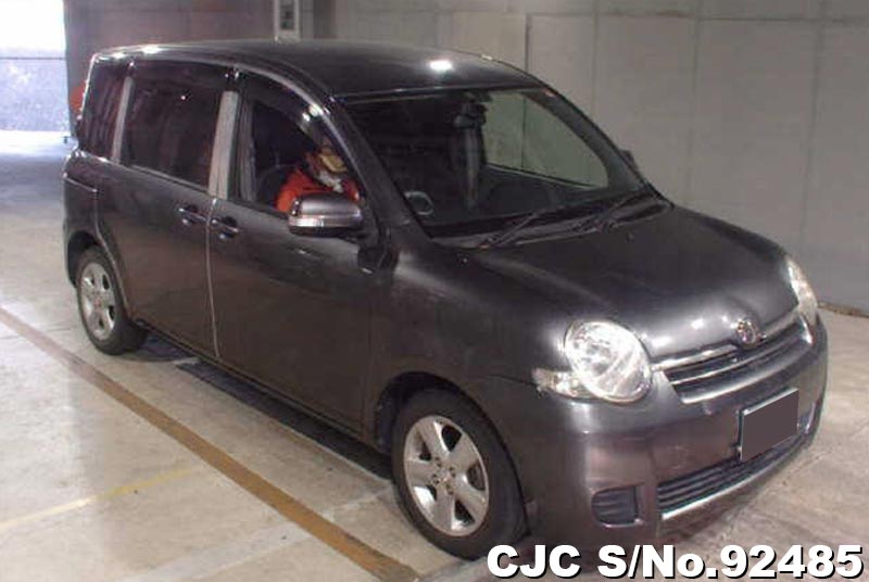 Toyota sienta 2010