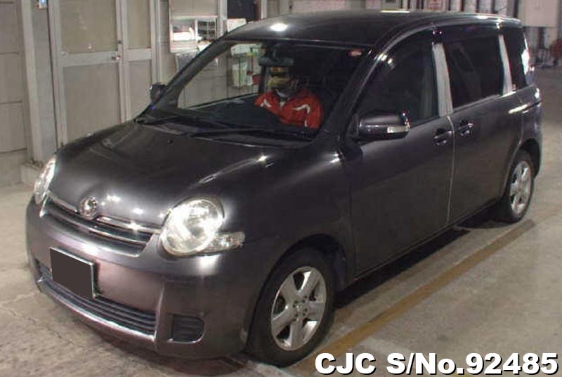 Toyota sienta 2010