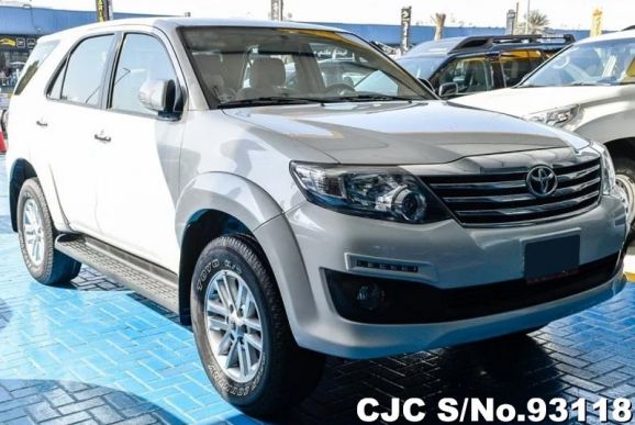 2015 Toyota / Fortuner Stock No. 93118