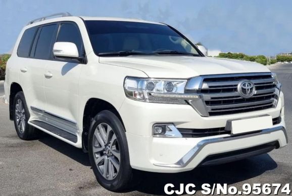 2016 Toyota / Land Cruiser Stock No. 95674