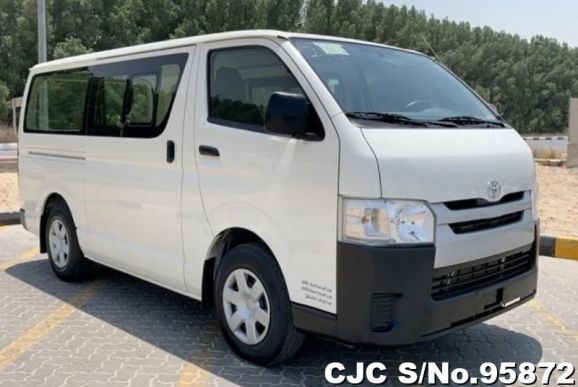Тойота hiace 2015