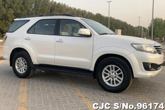 2014 Toyota / Fortuner Stock No. 96174