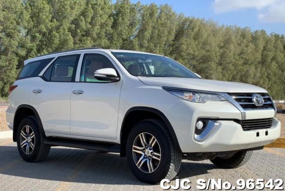 2017 Toyota / Fortuner Stock No. 96542