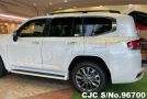 Toyota Land Cruiser in Pearl White for Sale Image 4