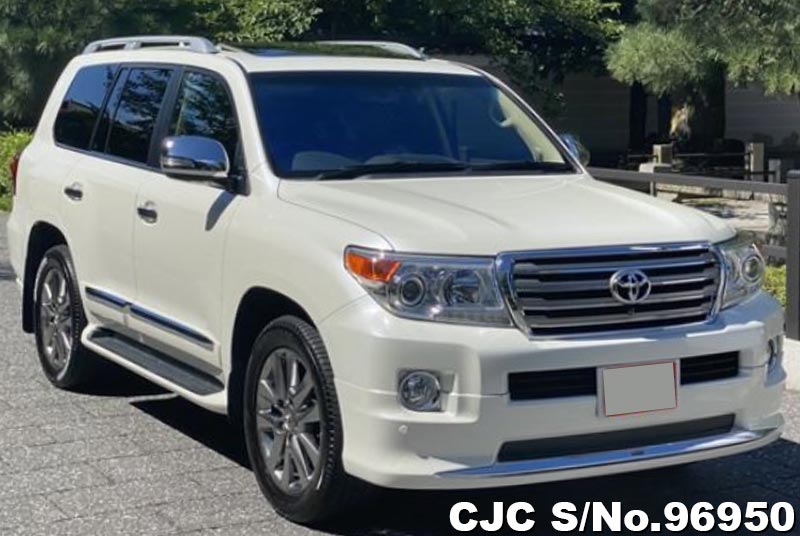 2015 Toyota Land Cruiser White for sale Stock No. 96950 Japanese