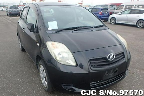 2006 Toyota / Vitz Stock No. 97570