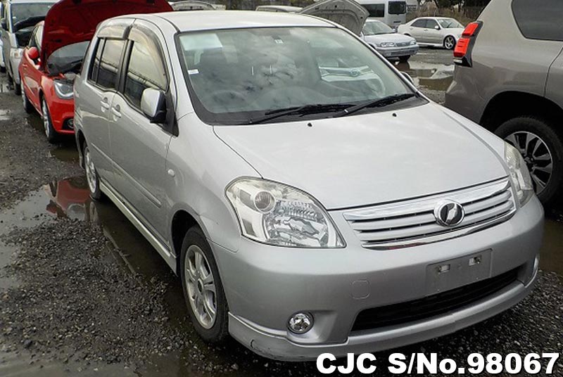 Toyota raum 2007