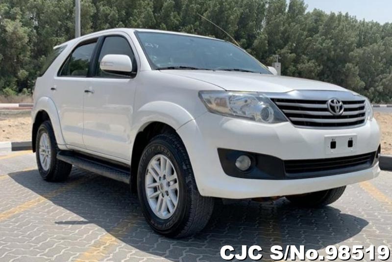 2014 Toyota / Fortuner Stock No. 98519