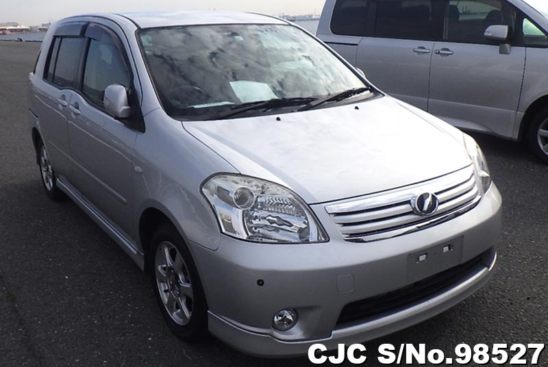Toyota raum 2007