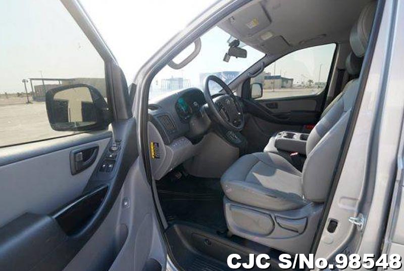 2017 Hyundai / Starex Van Stock No. 98548