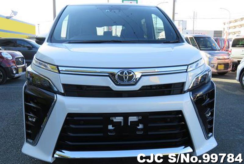 Toyota voxy 2021