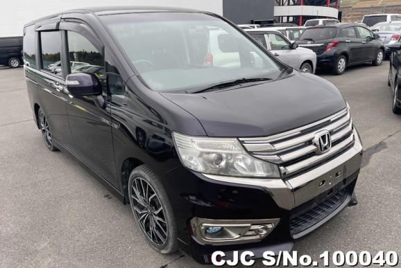 2014 Honda / Step Wagon Stock No. 100040