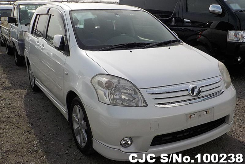 Toyota raum 2007