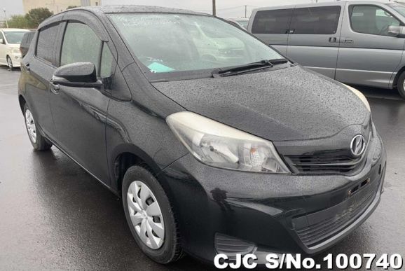 2013 Toyota / Vitz Stock No. 100740