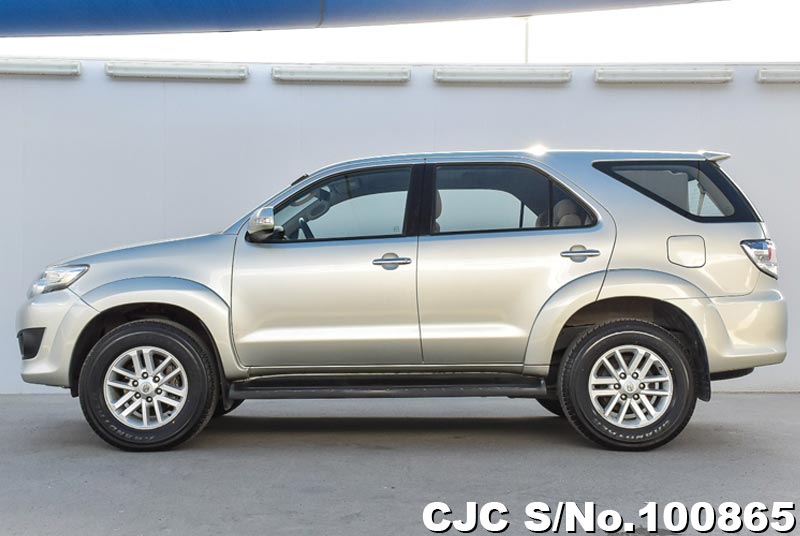 2014 Toyota / Fortuner Stock No. 100865