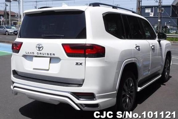 Toyota Land Cruiser in White for Sale Image 1