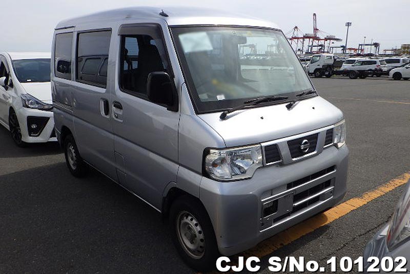 Nissan clipper van