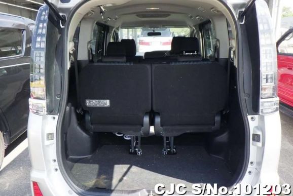 Toyota Voxy in Silver for Sale Image 4