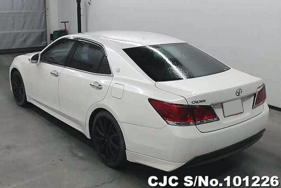 Toyota Crown in White for Sale Image 1