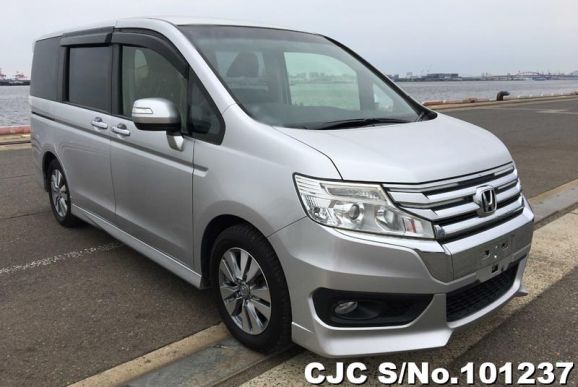 2013 Honda / Step Wagon Stock No. 101237