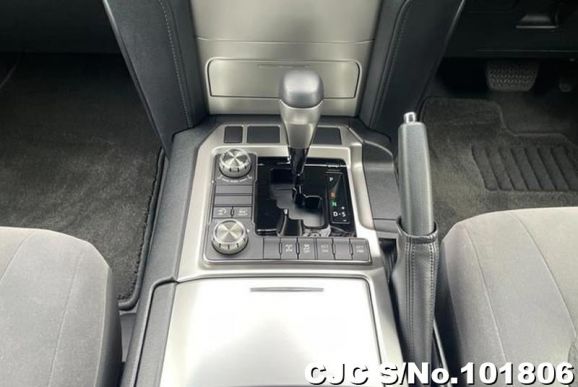 Toyota Land Cruiser in Gray Metallic for Sale Image 16